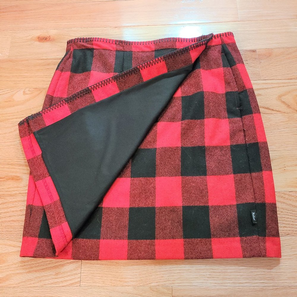 Woolrich red and black wrap skirt  size 4  NWOT